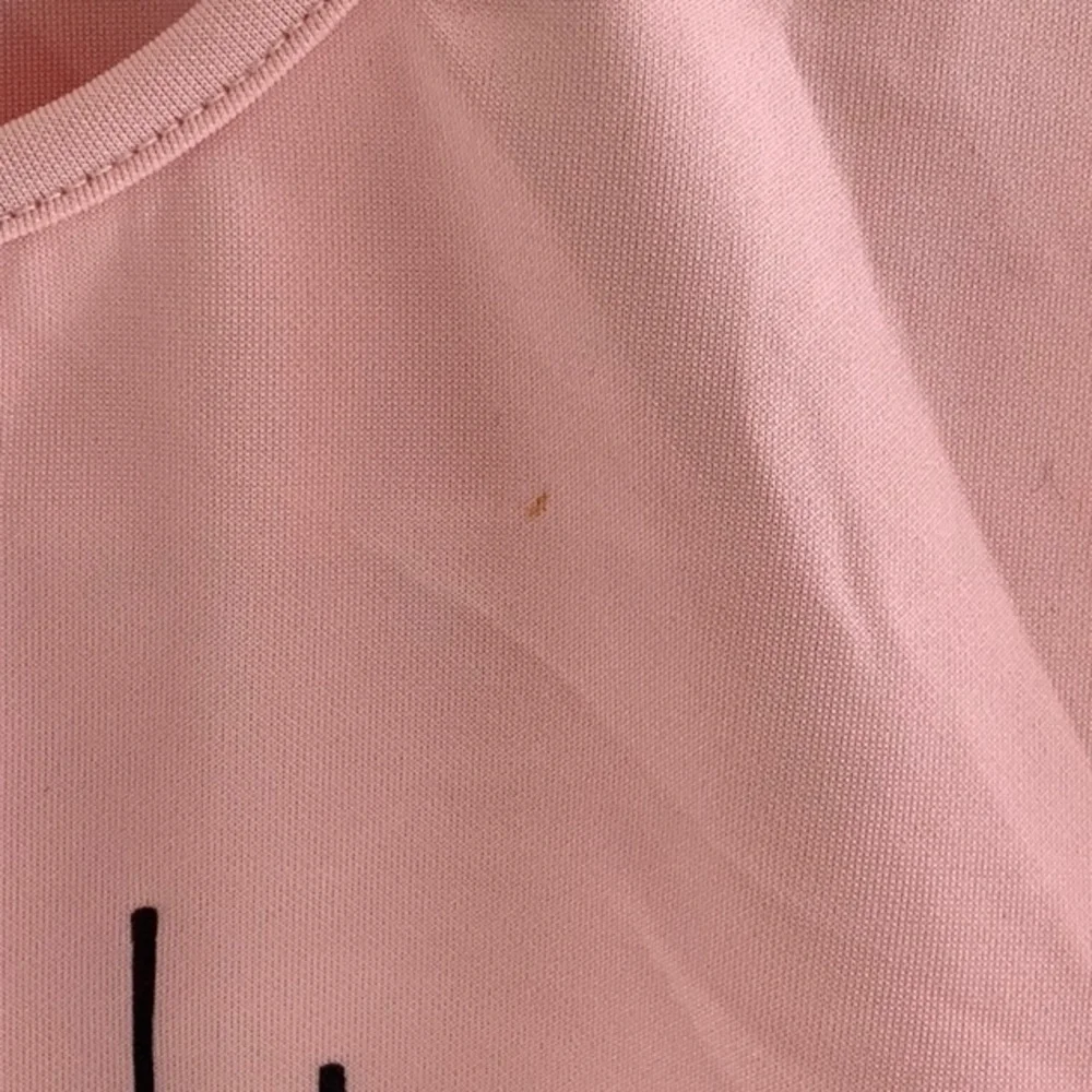 Pink poly crop top - Picture 3 of 3